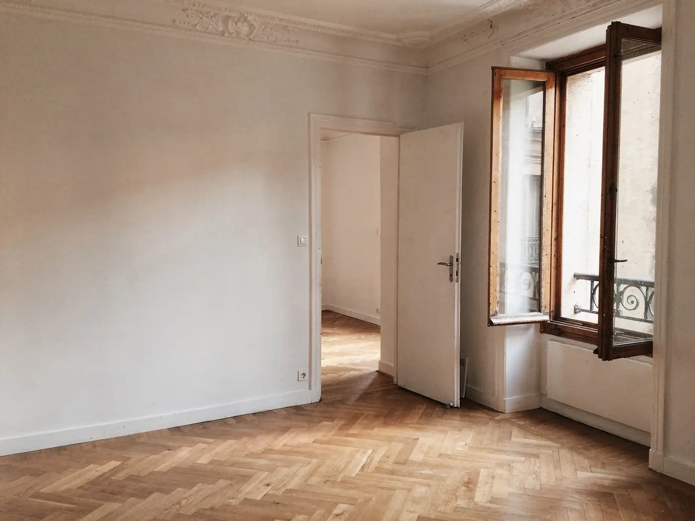 Appartement rénové à Lyon, vide et propre après le nettoyage de fin de chantier