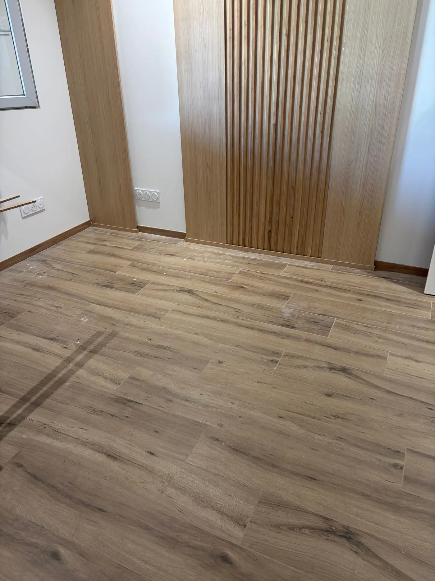 Bureau, avant le nettoyage par AKL Propreté